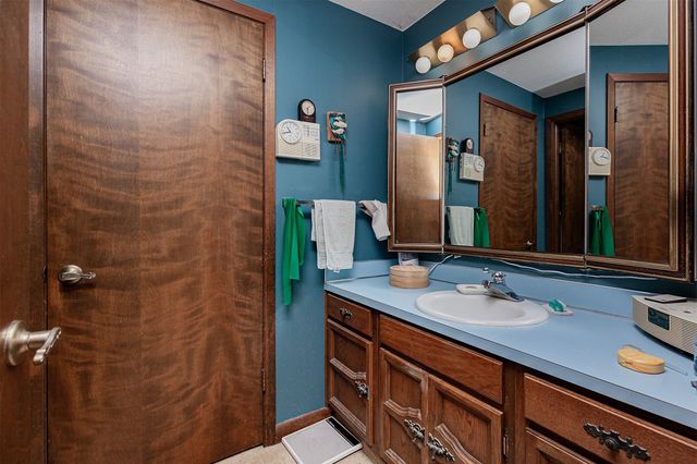 200 Westbend Circle, Ames, IA 50014