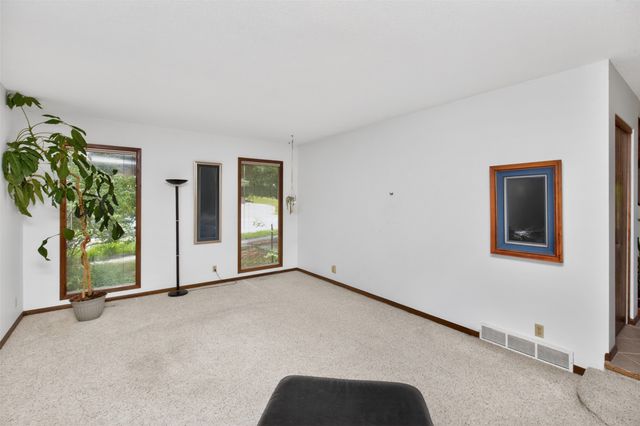 200 Westbend Circle, Ames, IA 50014