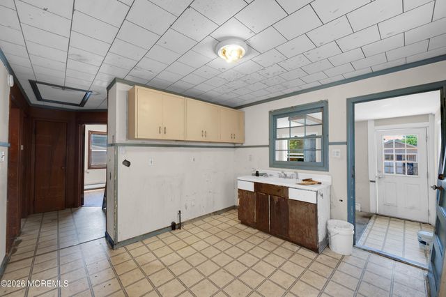 618 Parkside Avenue, Toms River, NJ 08753