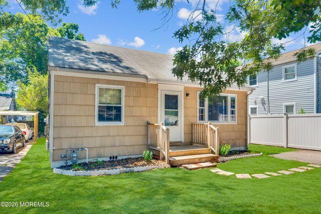 618 Parkside Avenue, Toms River, NJ 08753