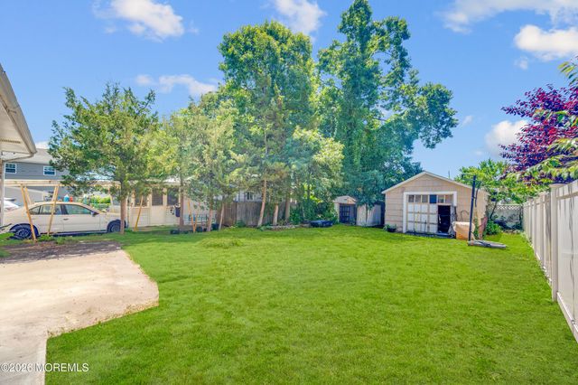 618 Parkside Avenue, Toms River, NJ 08753