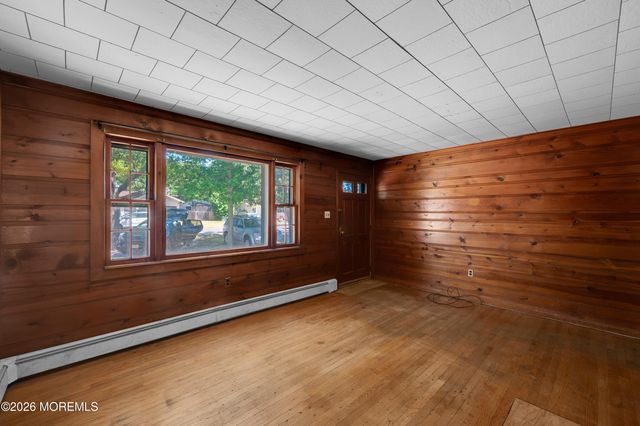 618 Parkside Avenue, Toms River, NJ 08753