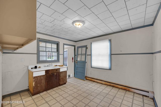 618 Parkside Avenue, Toms River, NJ 08753