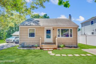 618 Parkside Avenue, Toms River, NJ 08753