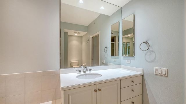 5235 PARISIENNE PLACE 101B28, Sarasota, FL 34238