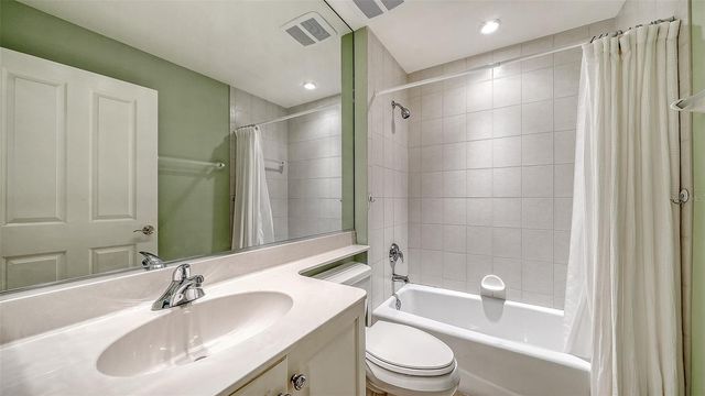 5235 PARISIENNE PLACE 101B28, Sarasota, FL 34238