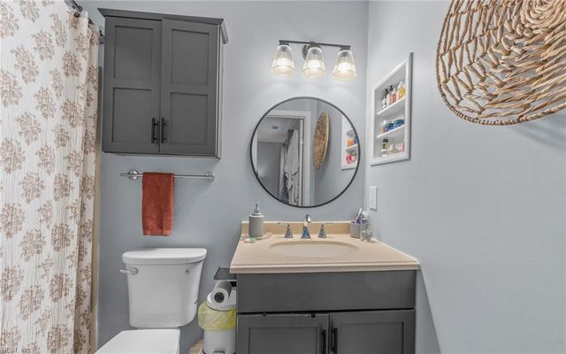 2001 Ealing CRES, Virginia Beach, VA 23454