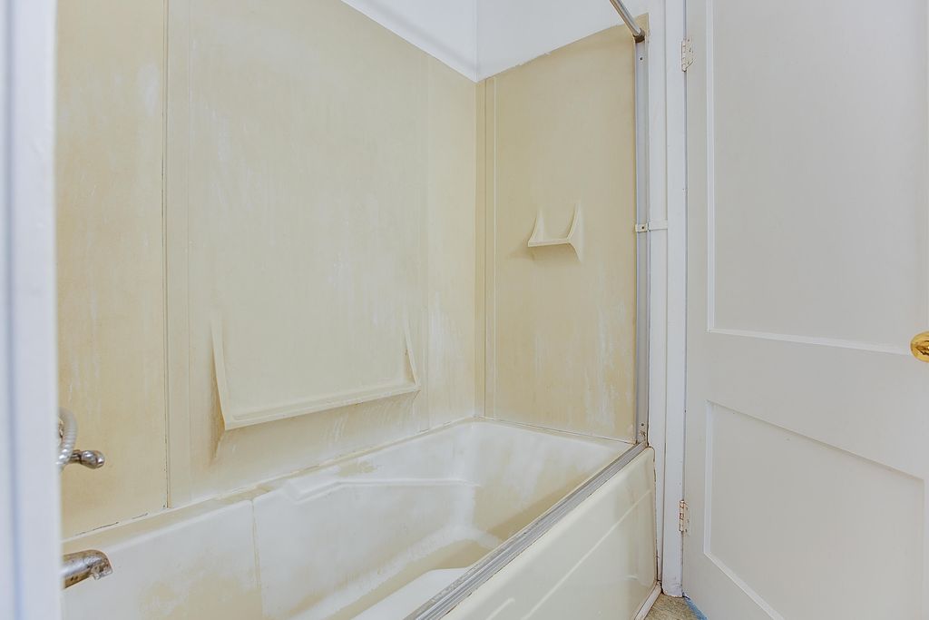 Image 21 of property listing at 805 Sycamore Street, Miles, TX 76861