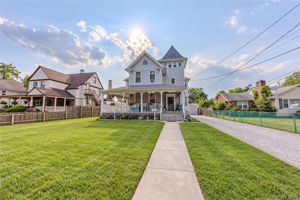 38 Park Avenue, Amityville, NY 11701 — exterior