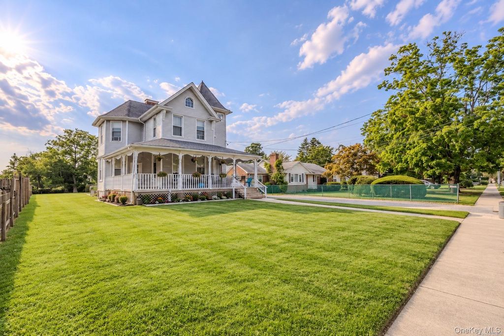 38 Park Avenue, Amityville, NY 11701 — photo 3