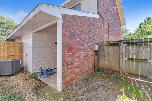 210 Rolston Road 1, Irving, TX 75060