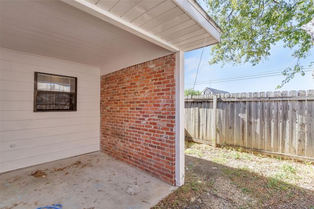210 Rolston Road 1, Irving, TX 75060