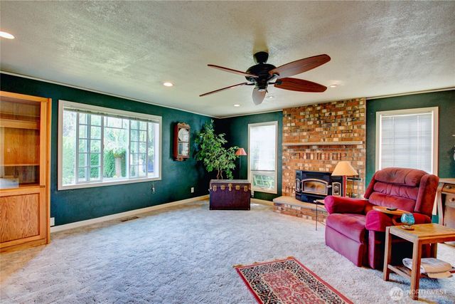 21213 Plaza Drive, Sedro Woolley, WA 98284