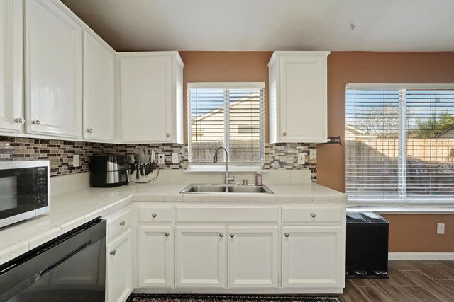 236 Sasha Rose Dr, Galt, CA 95632