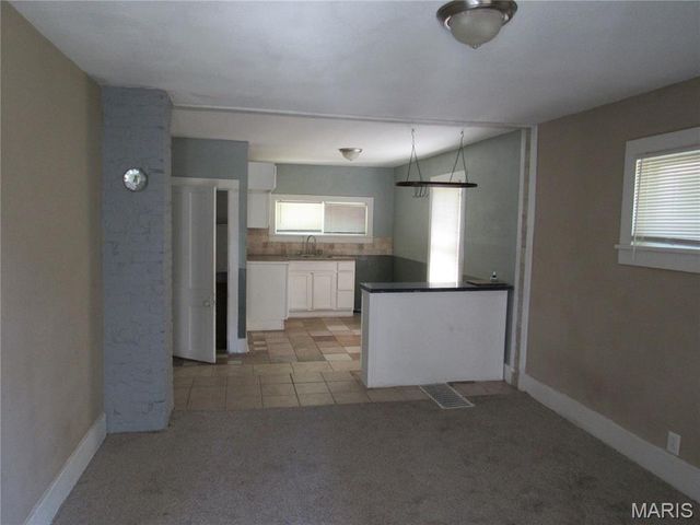 3034 Glenwood Avenue, Alton, IL 62002