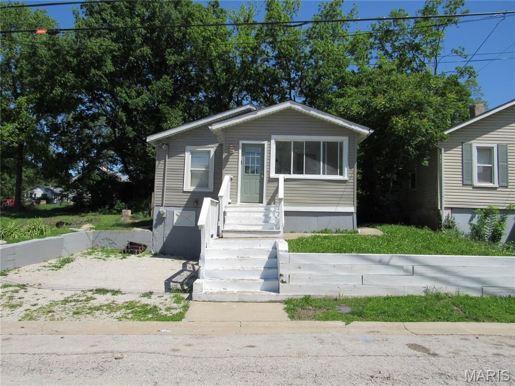 3034 Glenwood Avenue, Alton, IL 62002