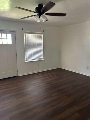5522 Thrush Drive, Houston, TX 77033