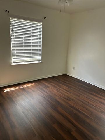 5522 Thrush Drive, Houston, TX 77033