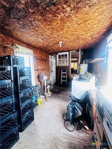 701 W May Street, Yoakum, TX 77995