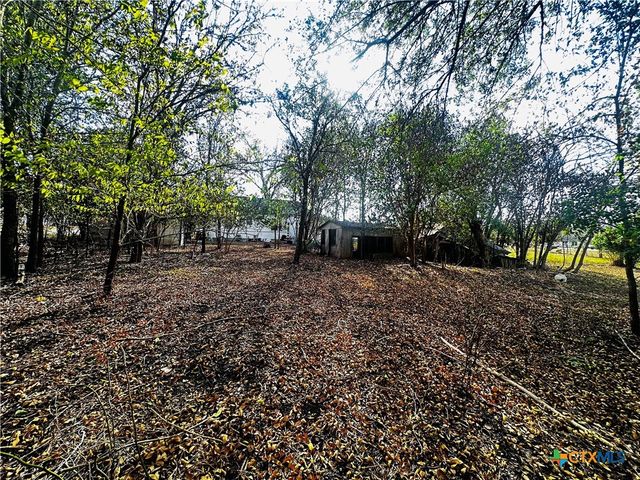 701 W May Street, Yoakum, TX 77995