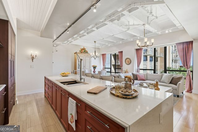 300 Bull Street 404A, Savannah, GA 31401