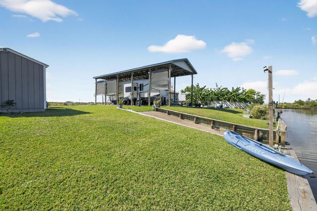 83 County Road 299, Bay City, TX 77414