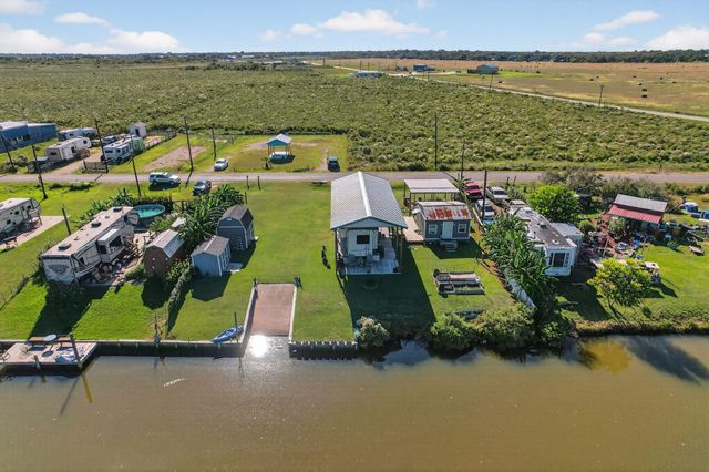 83 County Road 299, Bay City, TX 77414