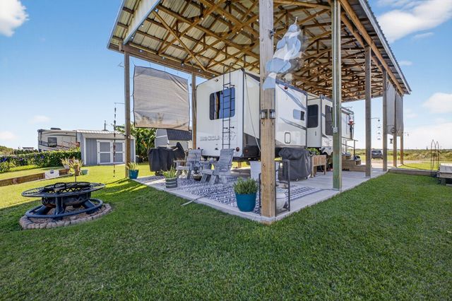 83 County Road 299, Bay City, TX 77414