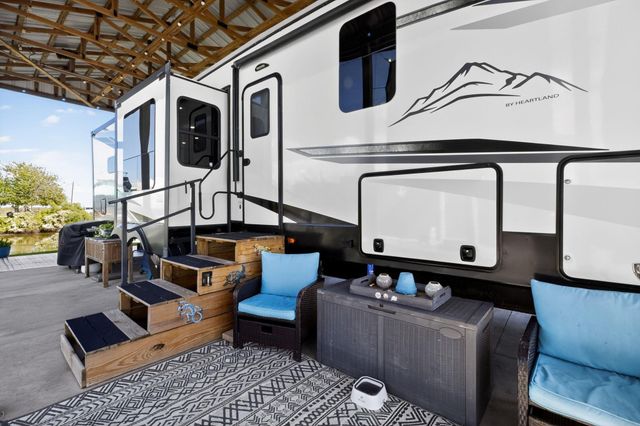 83 County Road 299, Bay City, TX 77414