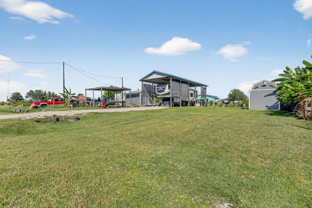 83 County Road 299, Bay City, TX 77414