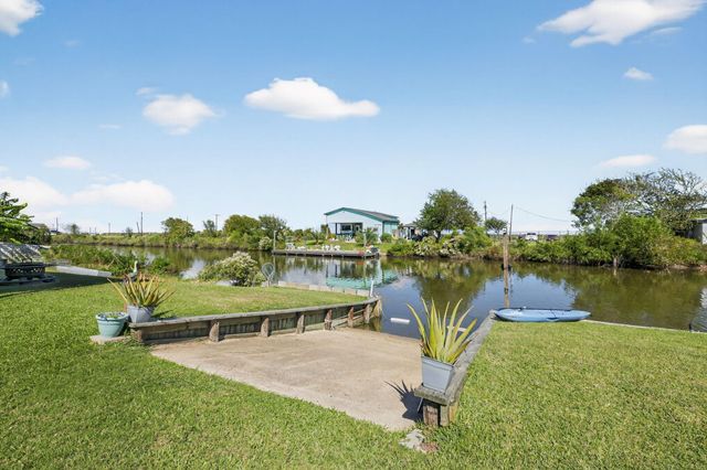 83 County Road 299, Bay City, TX 77414