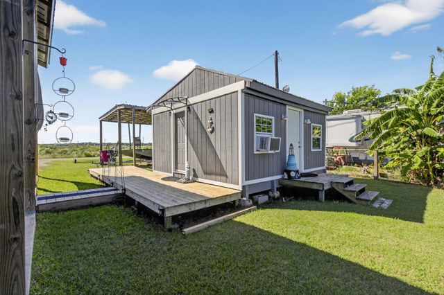 83 County Road 299, Bay City, TX 77414