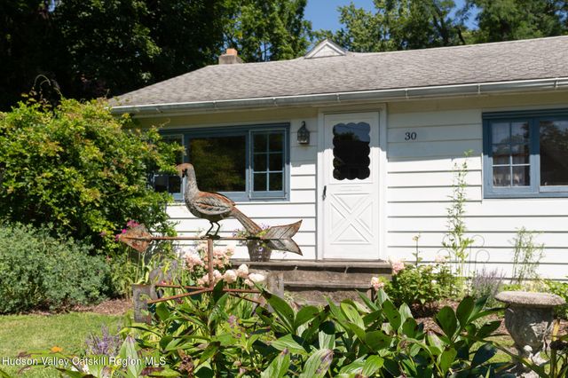 30 Locust Grove Road, Rhinebeck, NY 12572