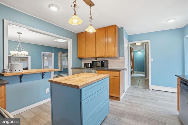 80 SILVERSPRUCE RD, Levittown, PA 19056