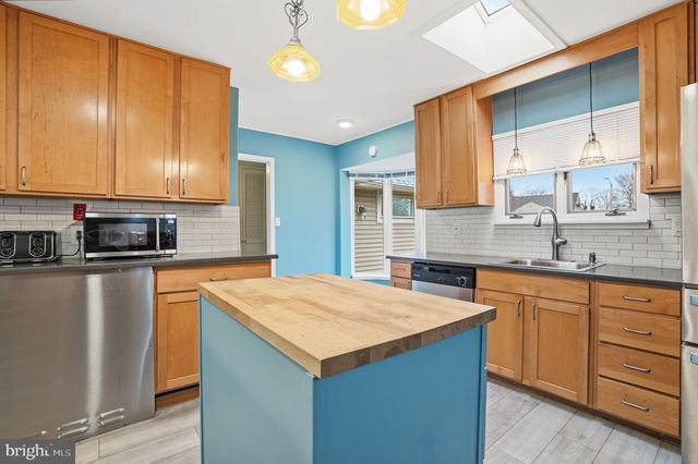 80 SILVERSPRUCE RD, Levittown, PA 19056