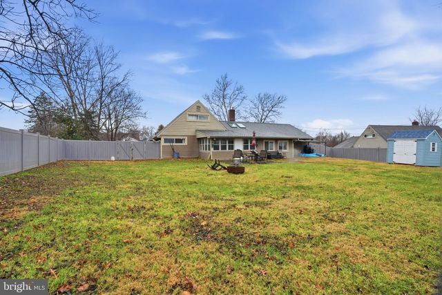 80 SILVERSPRUCE RD, Levittown, PA 19056