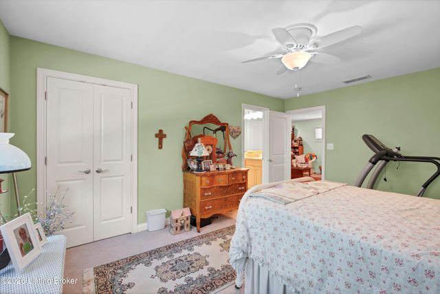 141 Treslyn Way 141, Louisville, KY 40245
