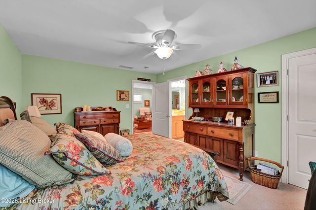 141 Treslyn Way 141, Louisville, KY 40245