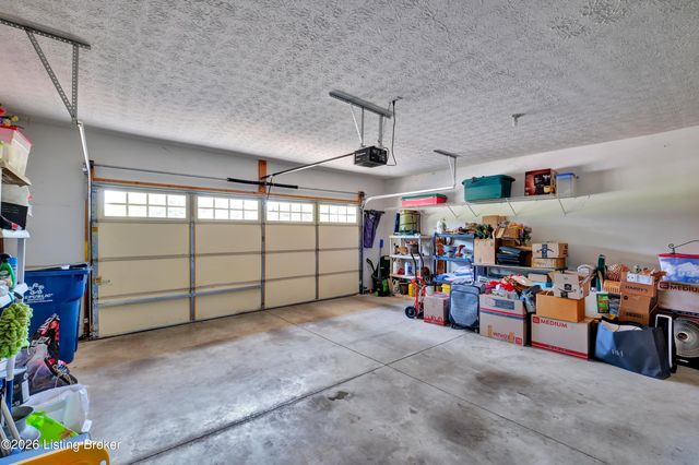141 Treslyn Way 141, Louisville, KY 40245