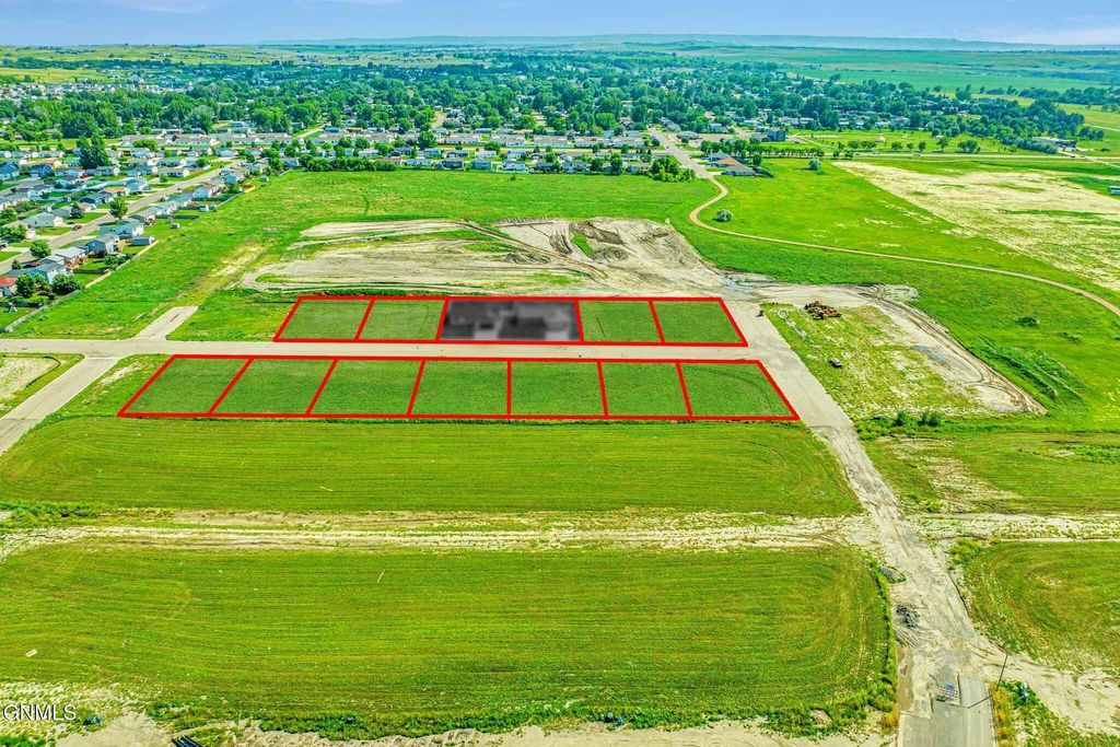 118 Dolan Drive, Lincoln, ND 58504