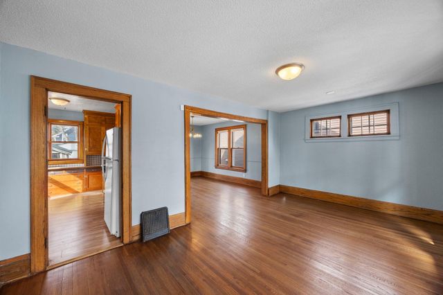 1203 Juno Avenue, Saint Paul, MN 55116