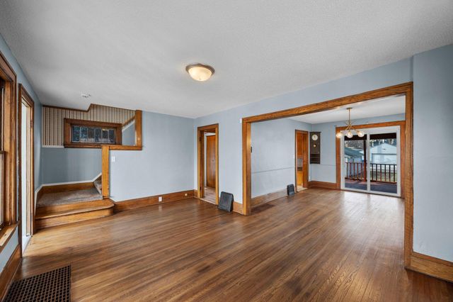 1203 Juno Avenue, Saint Paul, MN 55116