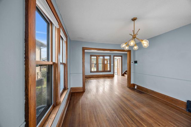 1203 Juno Avenue, Saint Paul, MN 55116