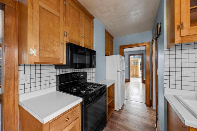 1203 Juno Avenue, Saint Paul, MN 55116