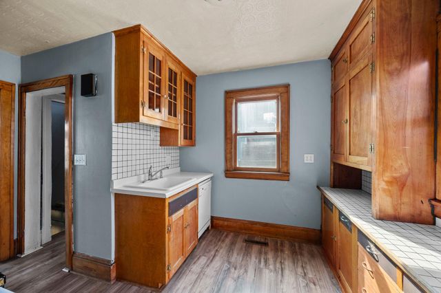 1203 Juno Avenue, Saint Paul, MN 55116