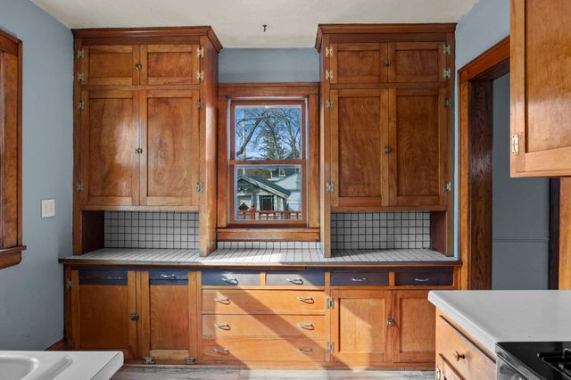 1203 Juno Avenue, Saint Paul, MN 55116