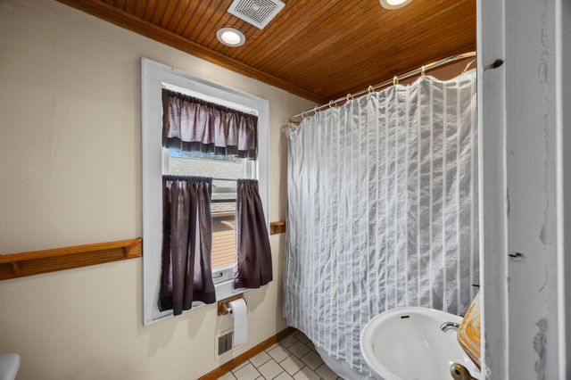 1203 Juno Avenue, Saint Paul, MN 55116