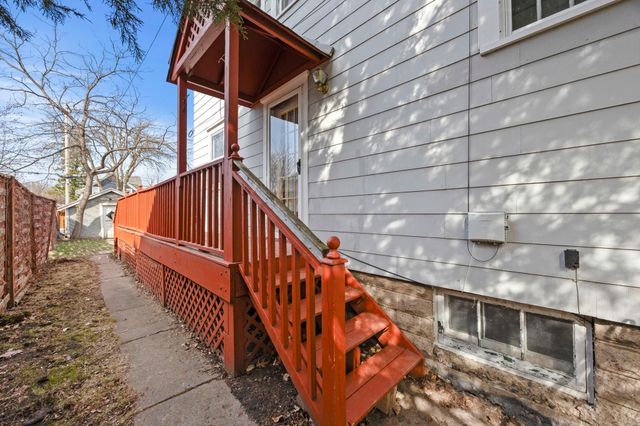 1203 Juno Avenue, Saint Paul, MN 55116