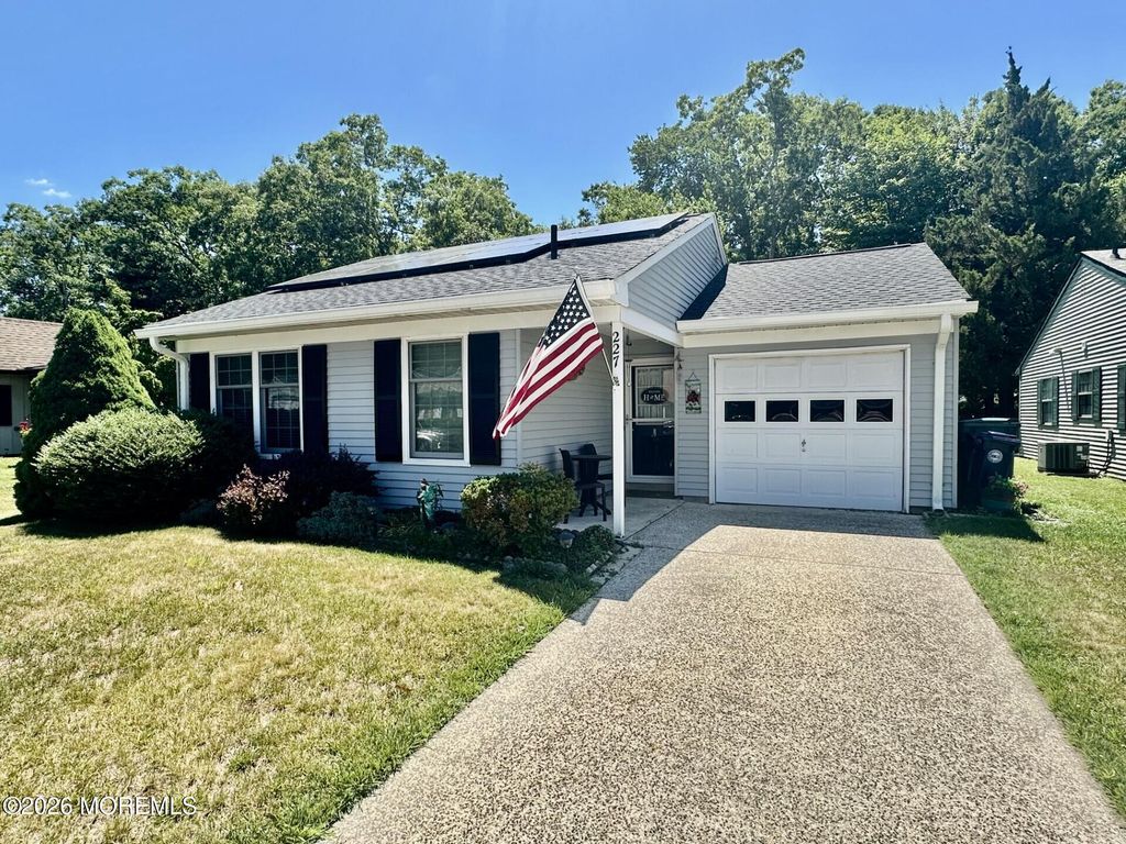 227 Lexington Drive, Little Egg Harbor, NJ 08087