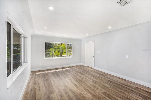 4925 ALCAZAR WAY S, St Petersburg, FL 33712